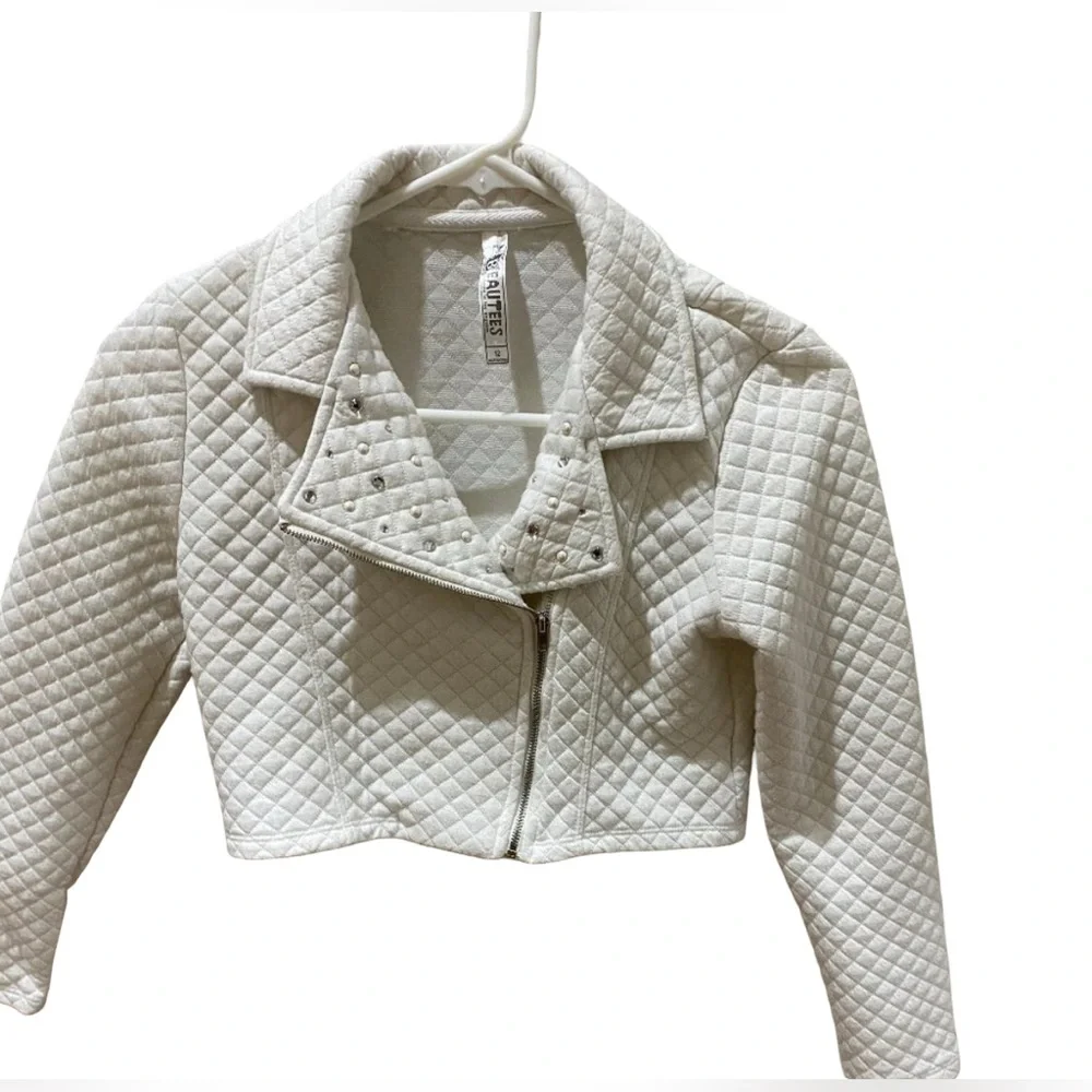 Beauties studded zip- up crop jacket